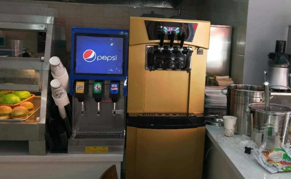 自助餐厅可乐机果汁机冰淇淋机安装