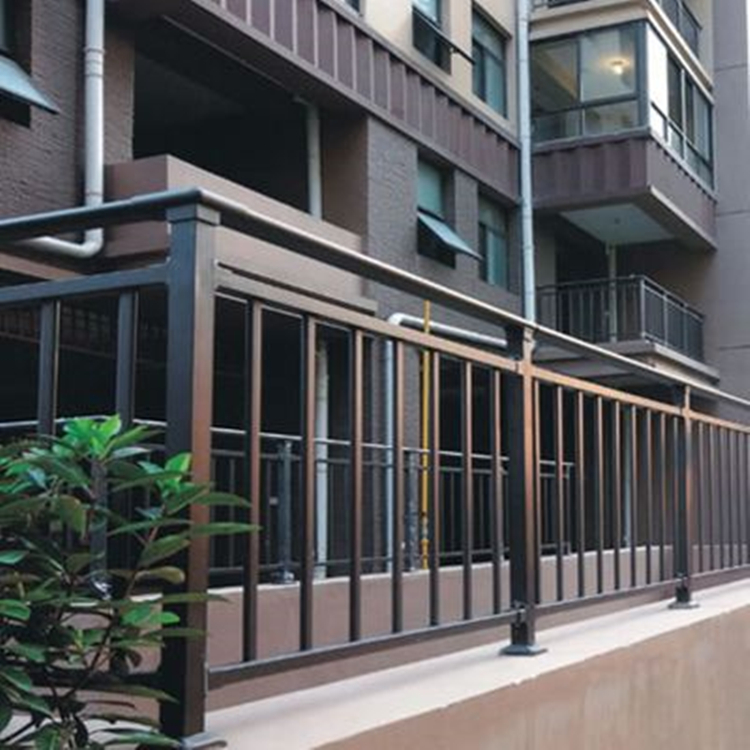 喷塑阳台窗台防护栏生产安装设计生产铝板空调罩