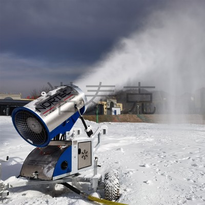 室外滑雪场运营基础 造雪机轻松造雪过程 诺泰克造雪机